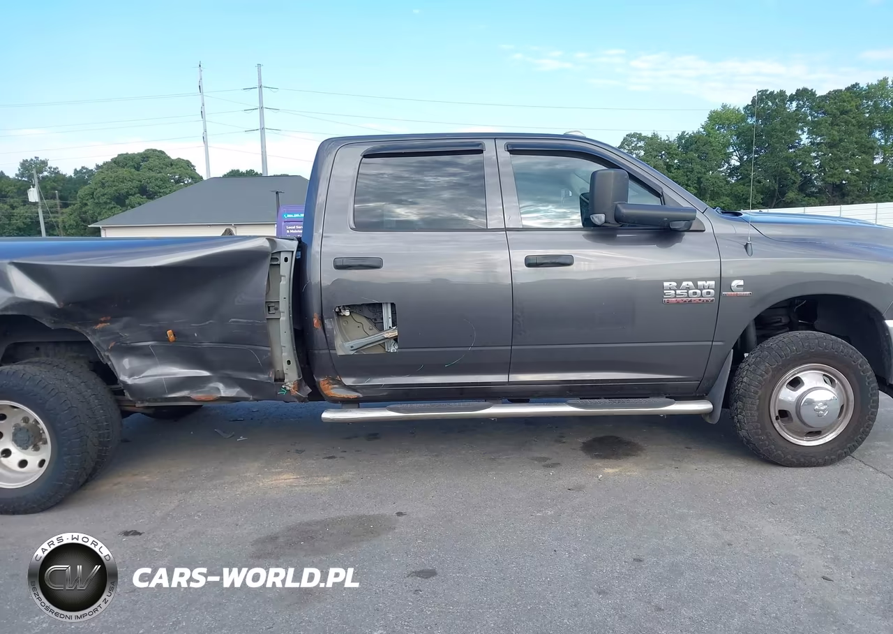 2018 Ram 3500 Tradesman 4X4 8' Box VIN:3C63RRGL1JG220775 - 12