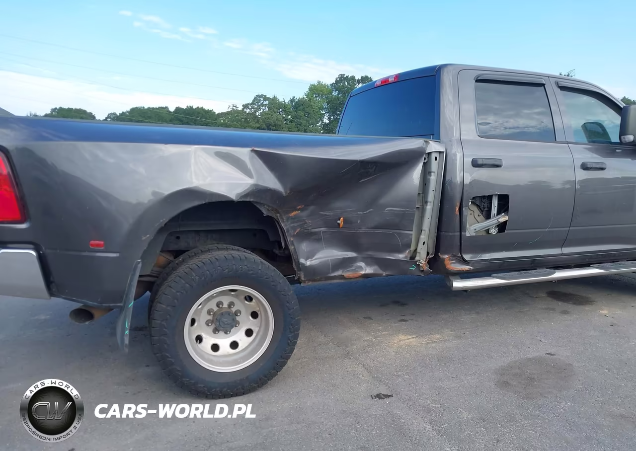 2018 Ram 3500 Tradesman 4X4 8' Box VIN:3C63RRGL1JG220775 - 15