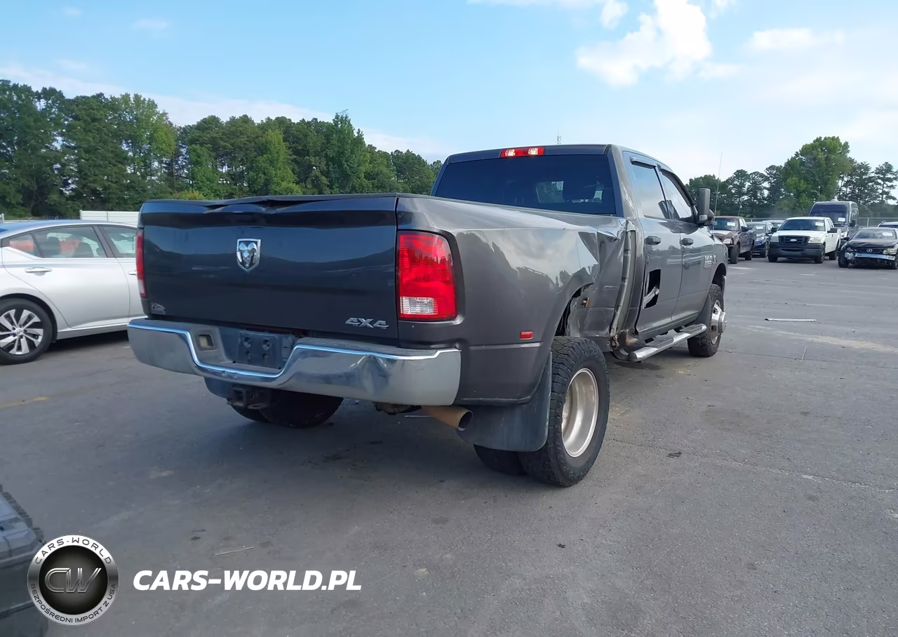 2018 Ram 3500 Tradesman 4X4 8' Box VIN:3C63RRGL1JG220775 - 4