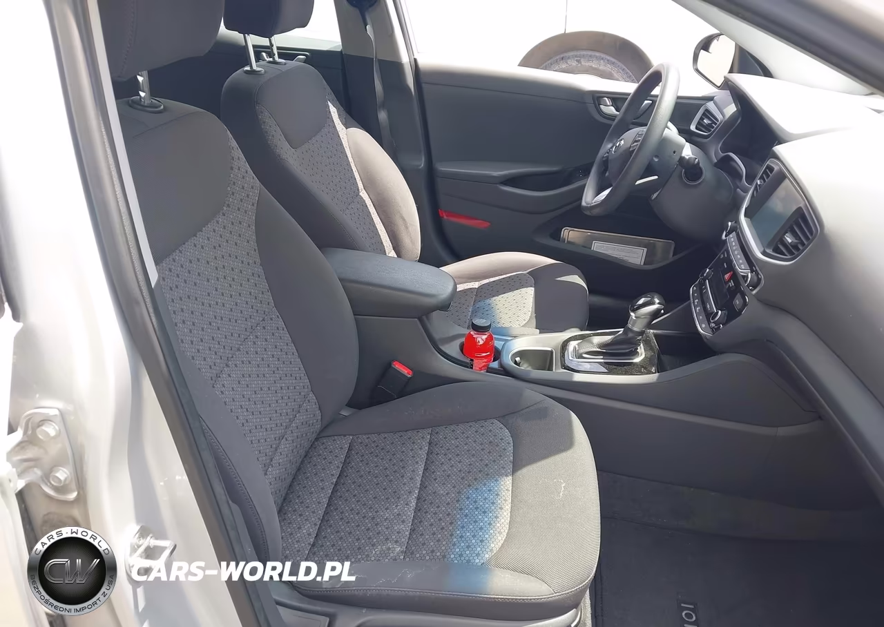 2018 Hyundai Ioniq Hybrid Blue VIN:KMHC65LCXJU099897 - 5