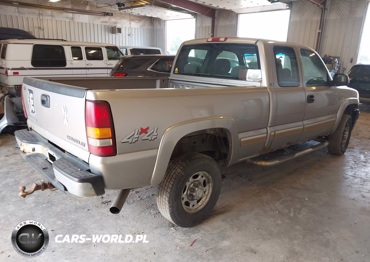 2002 Chevrolet Silverado 2500Hd Ls VIN:1GCHK29U82Z132937 - 4