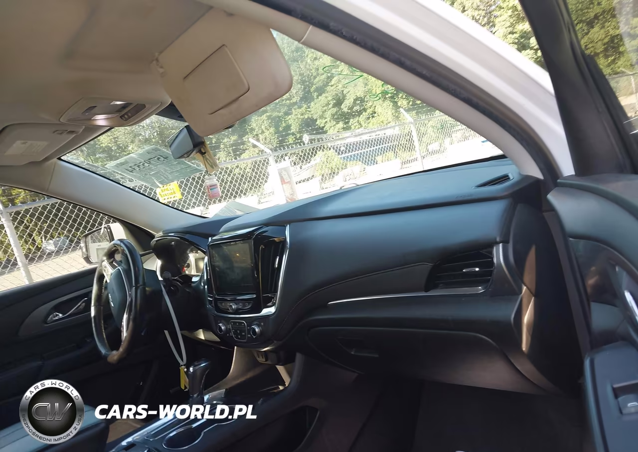 2018 Chevrolet Traverse Premier VIN:1GNEVJKW3JJ235266 - 5