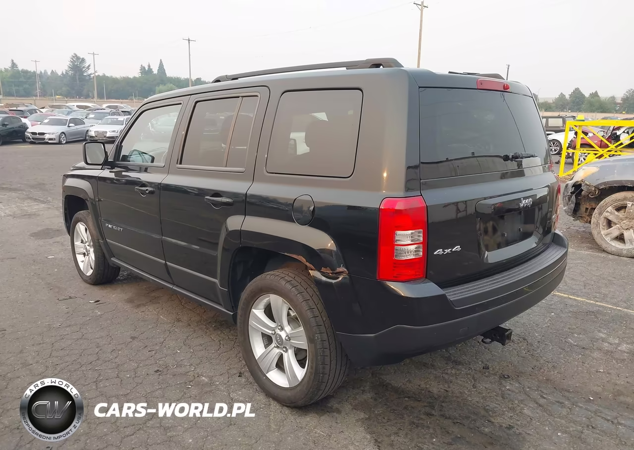2012 Jeep Patriot Latitude VIN:1C4NJRFB8CD599338 - 3