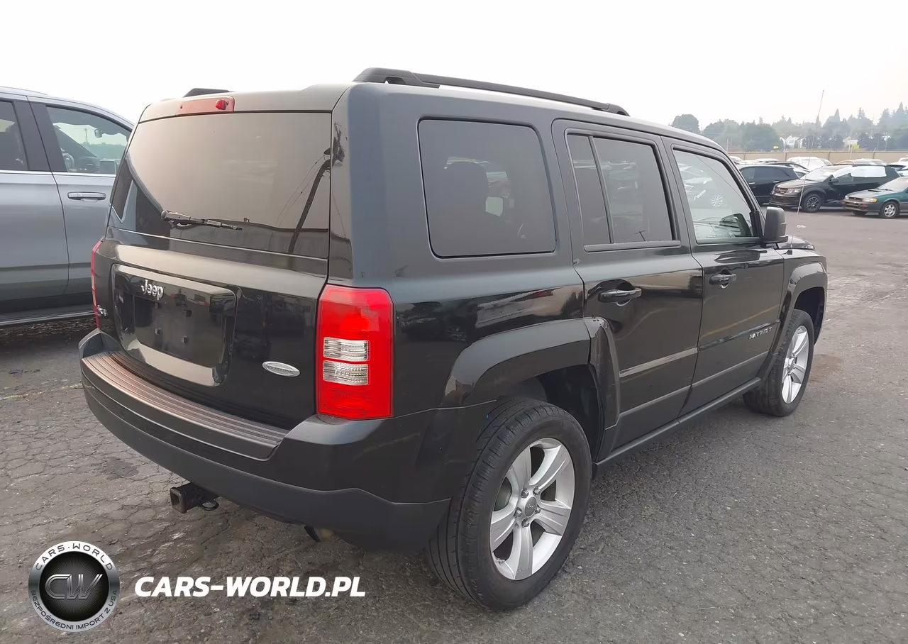 2012 Jeep Patriot Latitude VIN:1C4NJRFB8CD599338 - 4