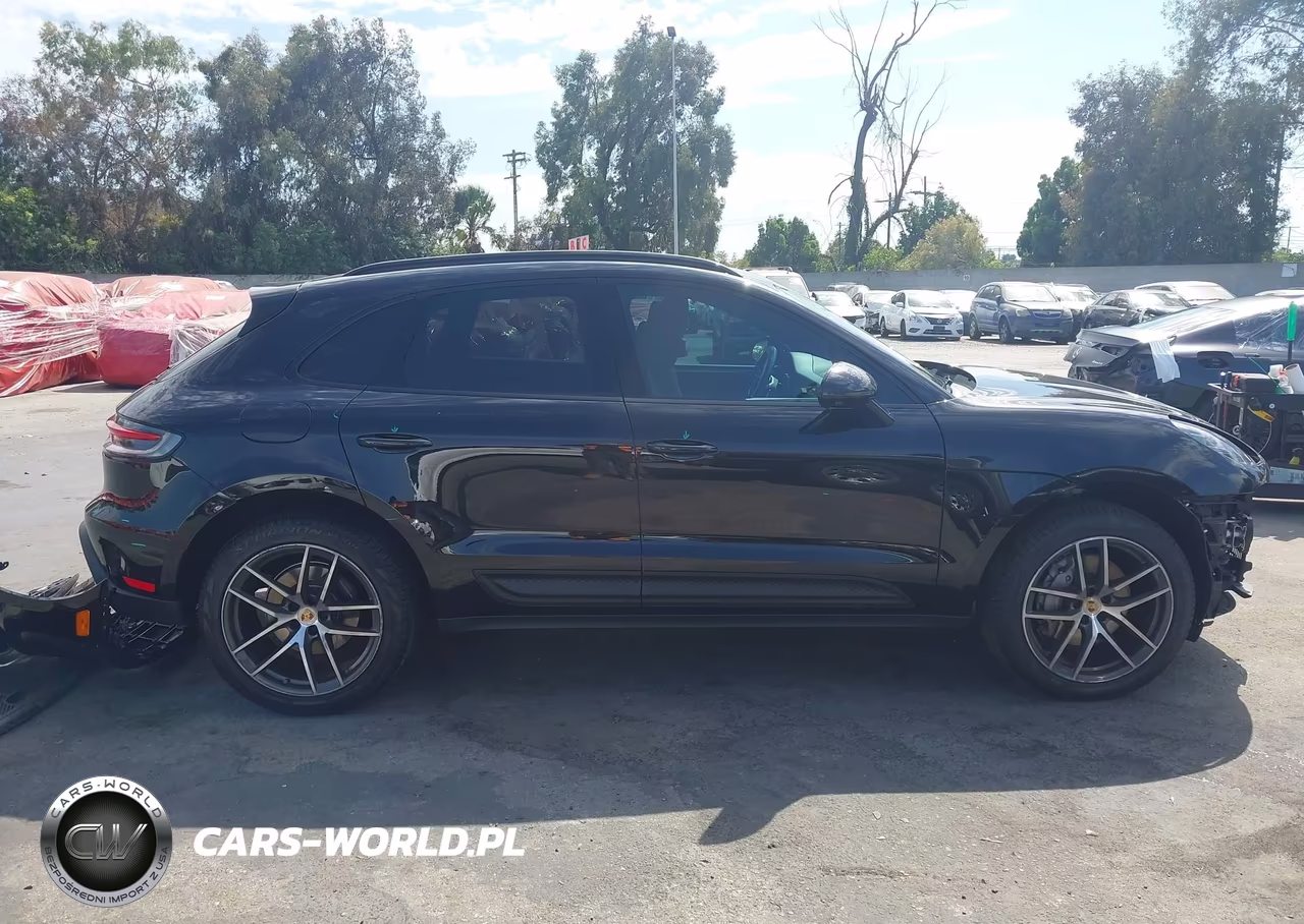 2023 Porsche Macan T VIN:WP1AA2A59PLB03562 - 14