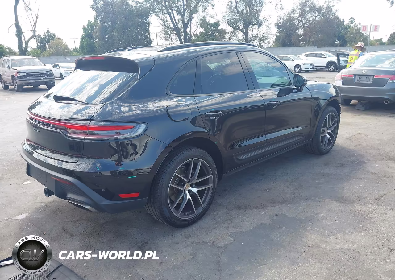 2023 Porsche Macan T VIN:WP1AA2A59PLB03562 - 4