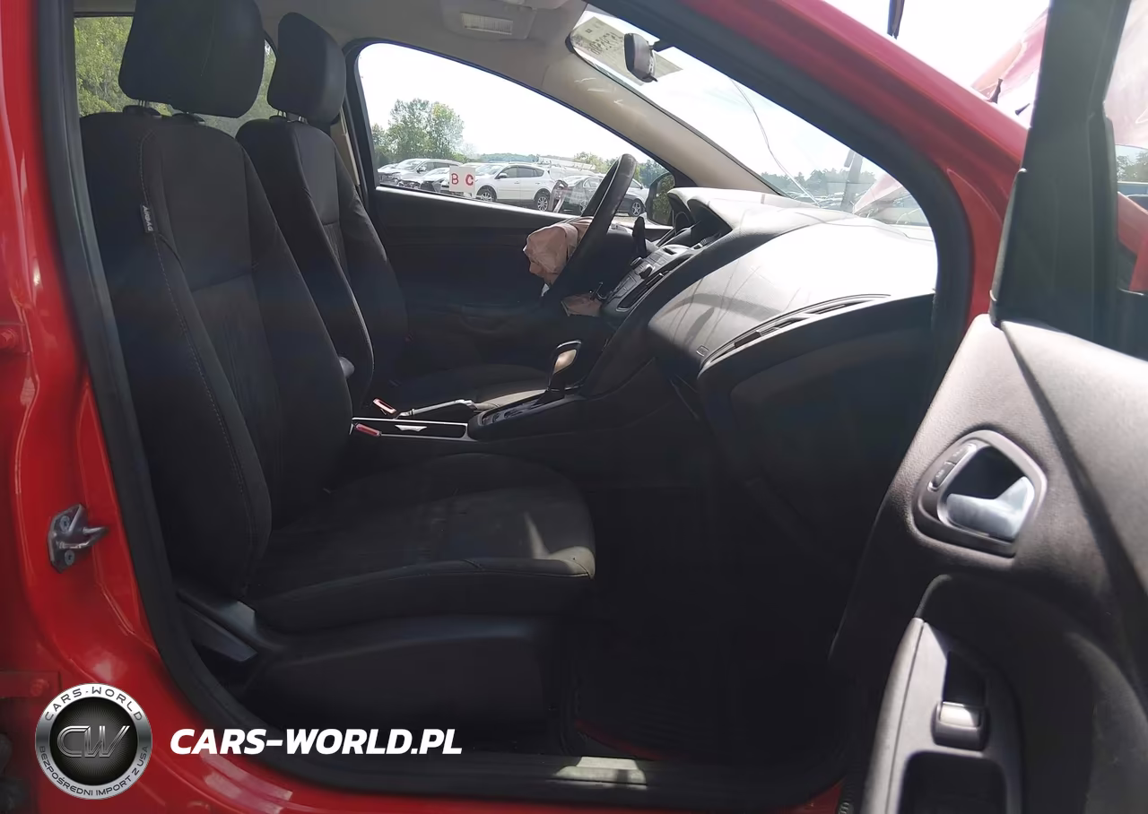2016 Ford Focus Se VIN:1FADP3F28GL389038 - 5