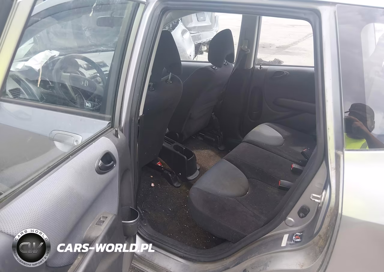 2008 Honda Fit VIN:JHMGD38498S058666 - 8