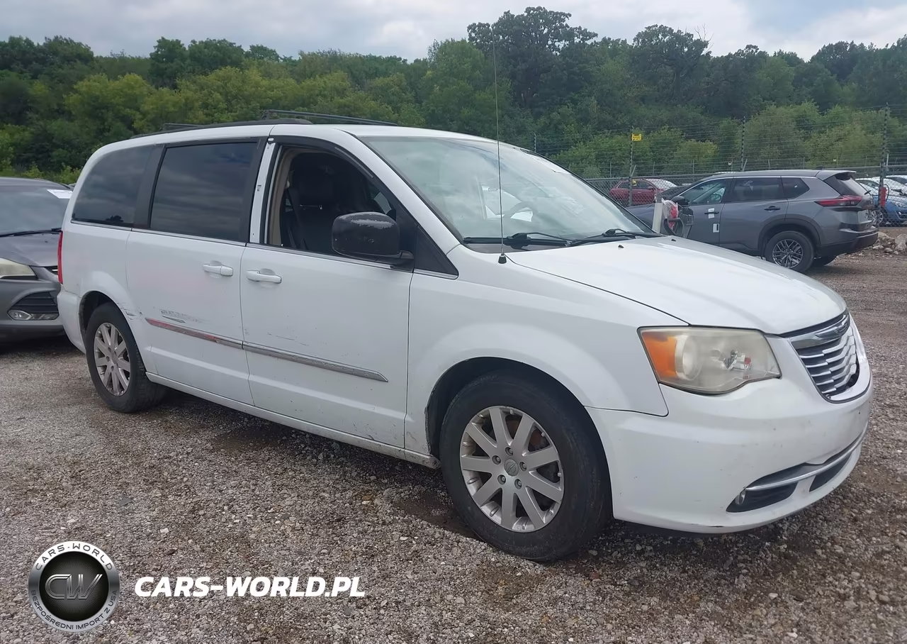 2014 Chrysler Town & Country Touring – zdjęcie 1 z 11