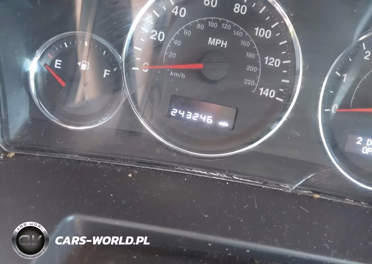2010 Jeep Commander Sport VIN:1J4RG4GK5AC125460 - 14