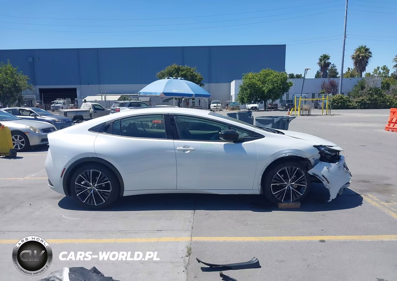 2024 Toyota Prius Xle VIN:JTDACAAU2R3015033 - 14