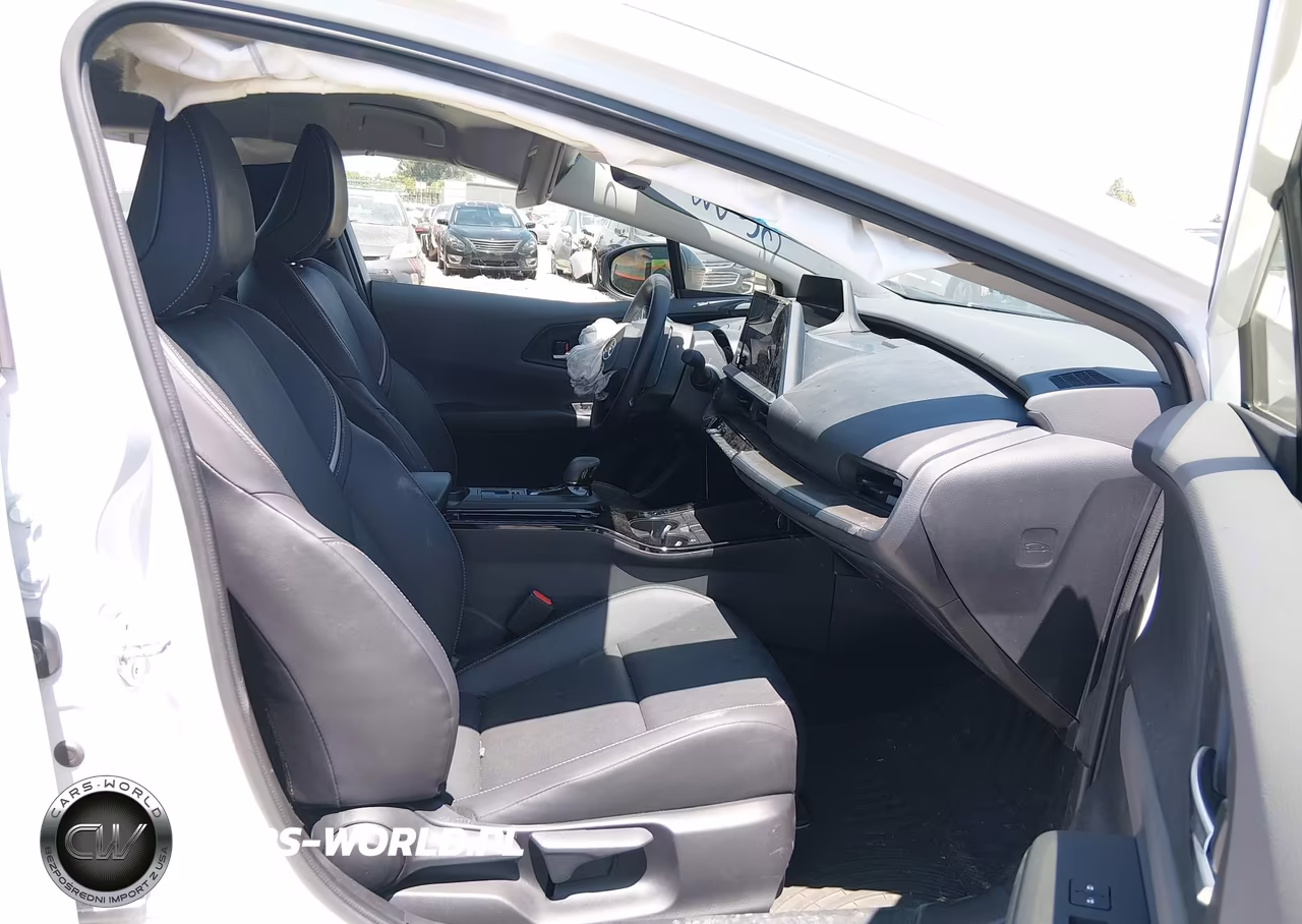 2024 Toyota Prius Xle VIN:JTDACAAU2R3015033 - 5