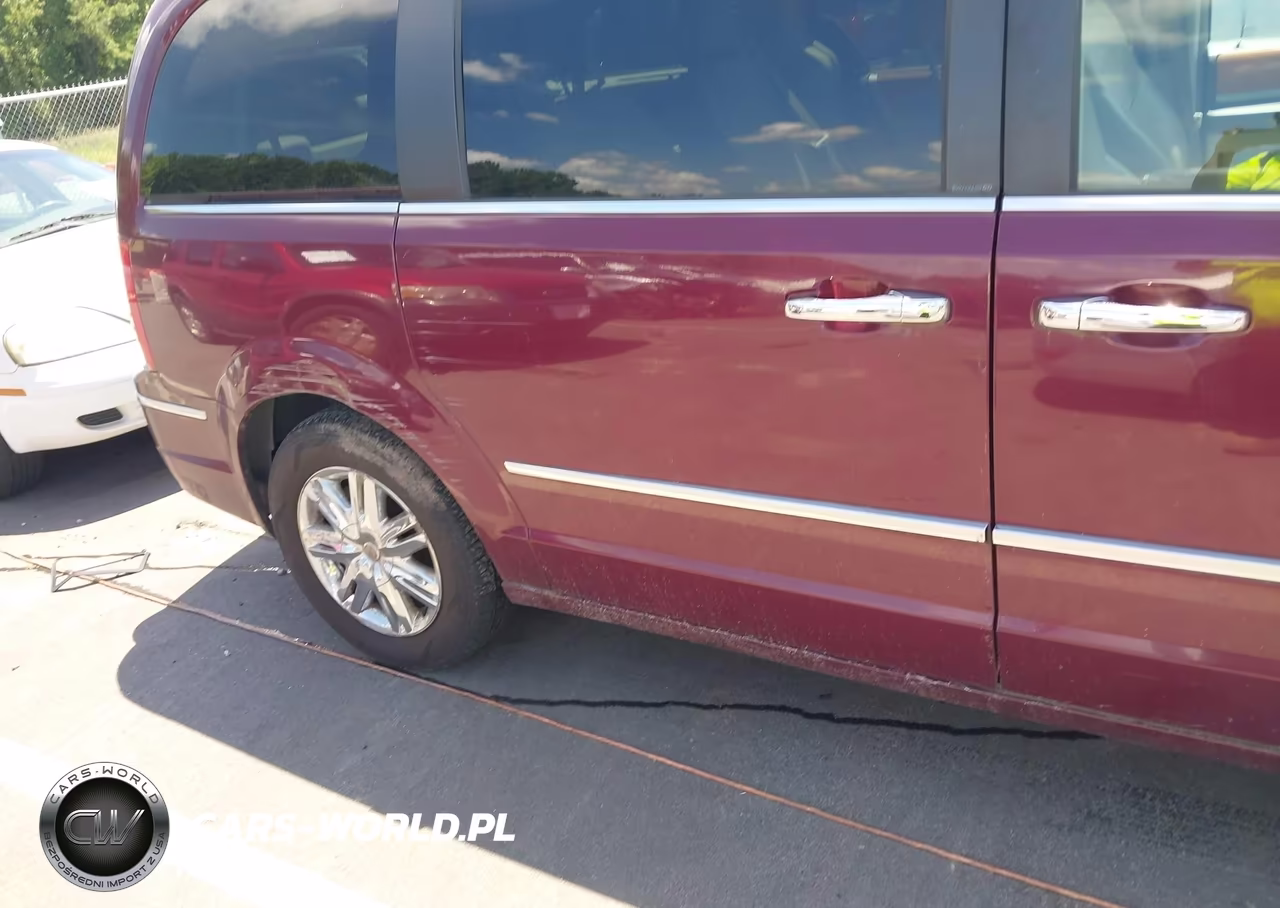 2008 Chrysler Town & Country Limited VIN:2A8HR64X68R718018 - 6