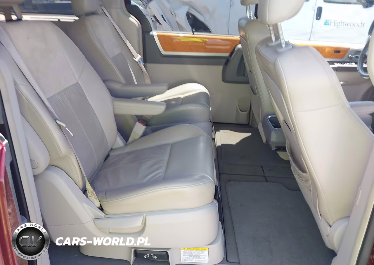 2008 Chrysler Town & Country Limited VIN:2A8HR64X68R718018 - 8