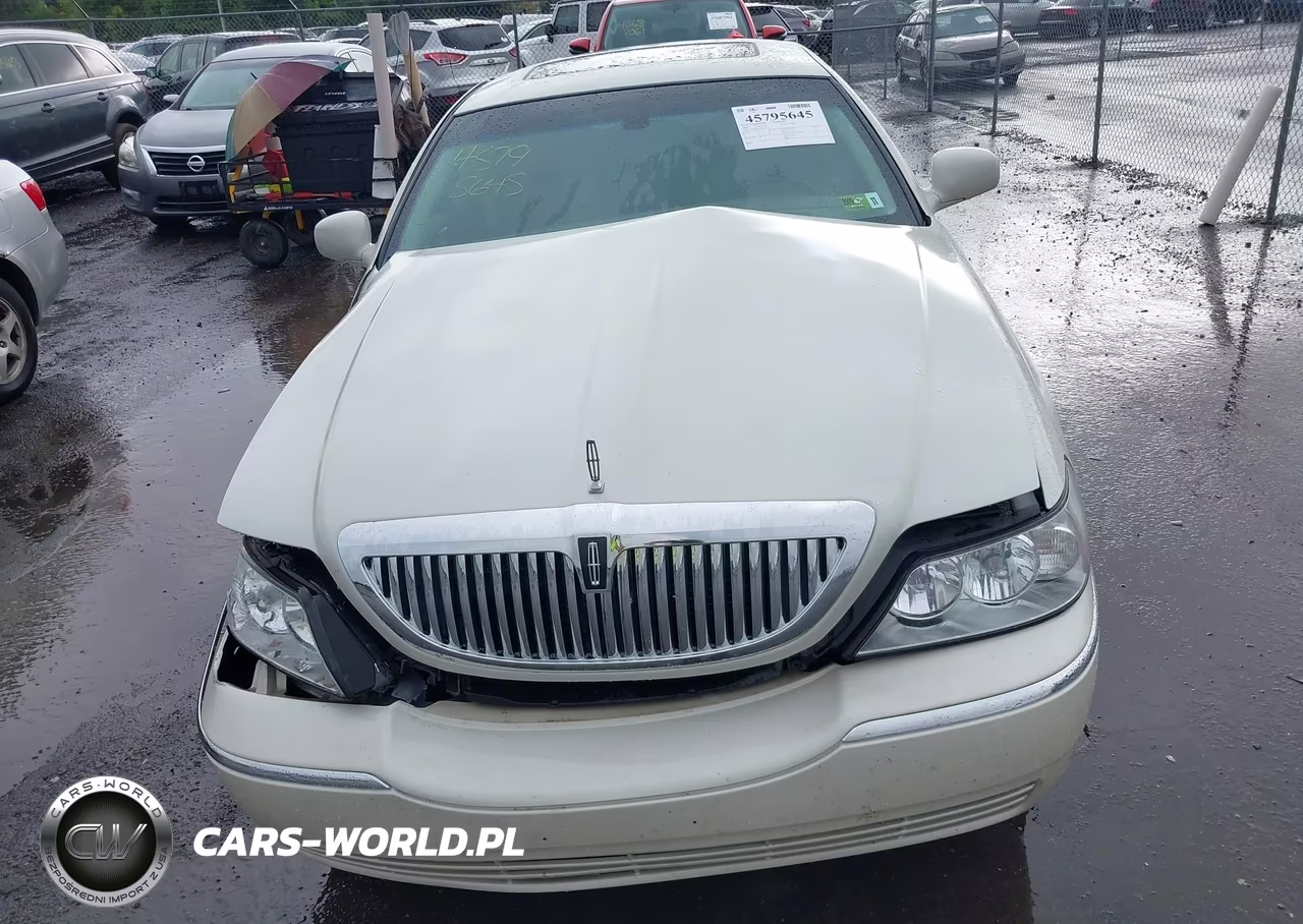 2004 Lincoln Town Car Ultimate VIN:1LNHM83W64Y618111 - 12