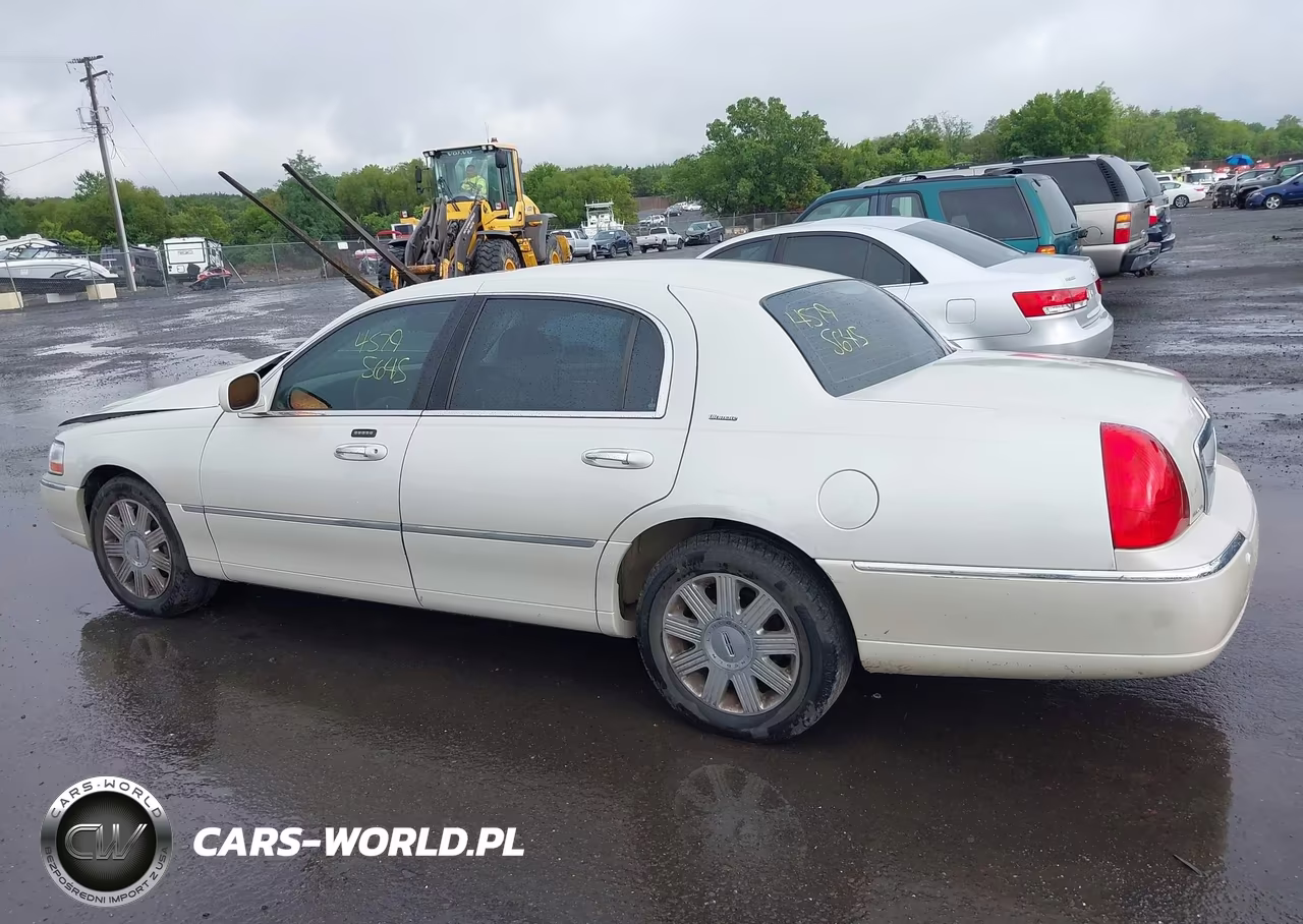 2004 Lincoln Town Car Ultimate VIN:1LNHM83W64Y618111 - 14