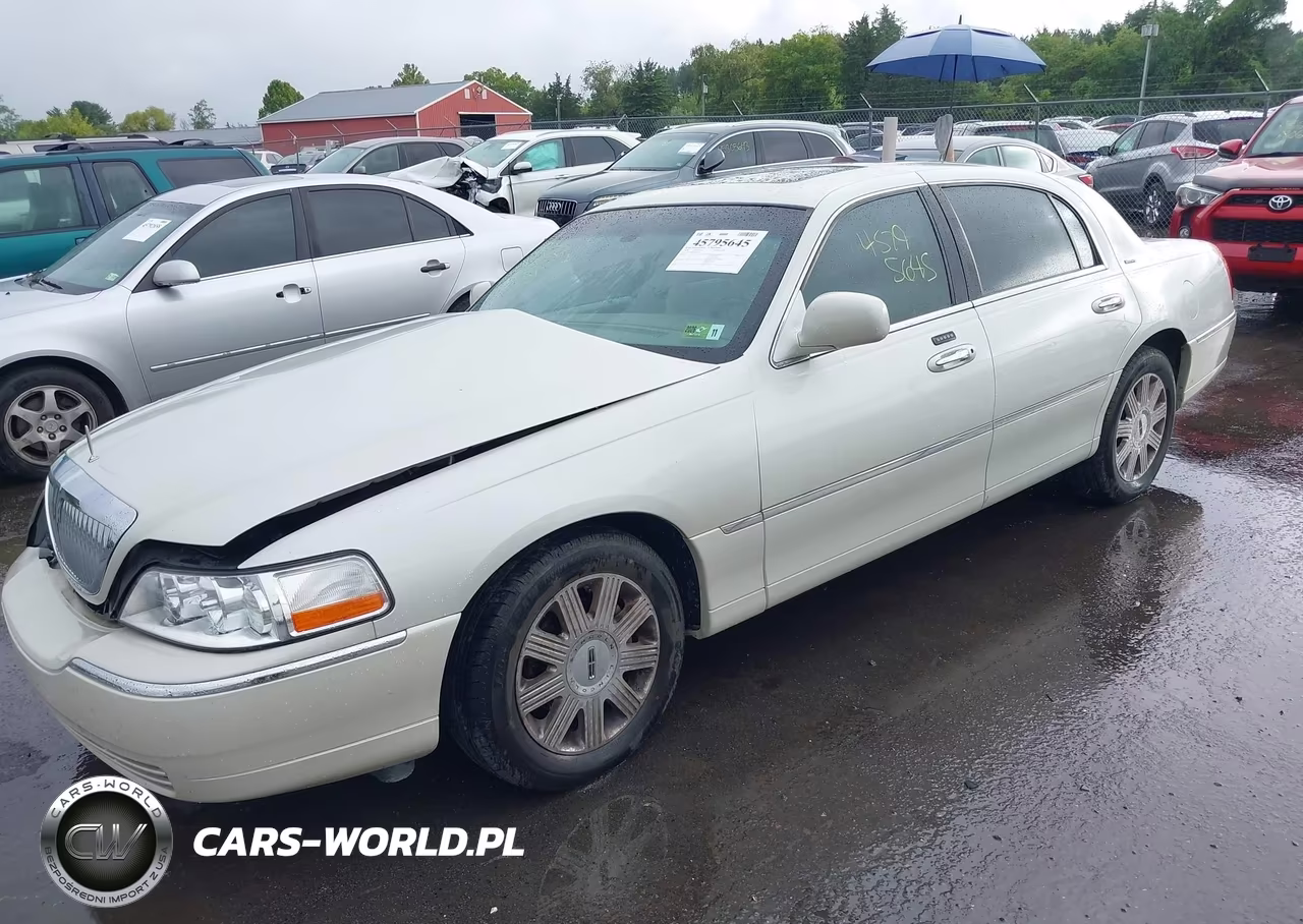 2004 Lincoln Town Car Ultimate VIN:1LNHM83W64Y618111 - 2