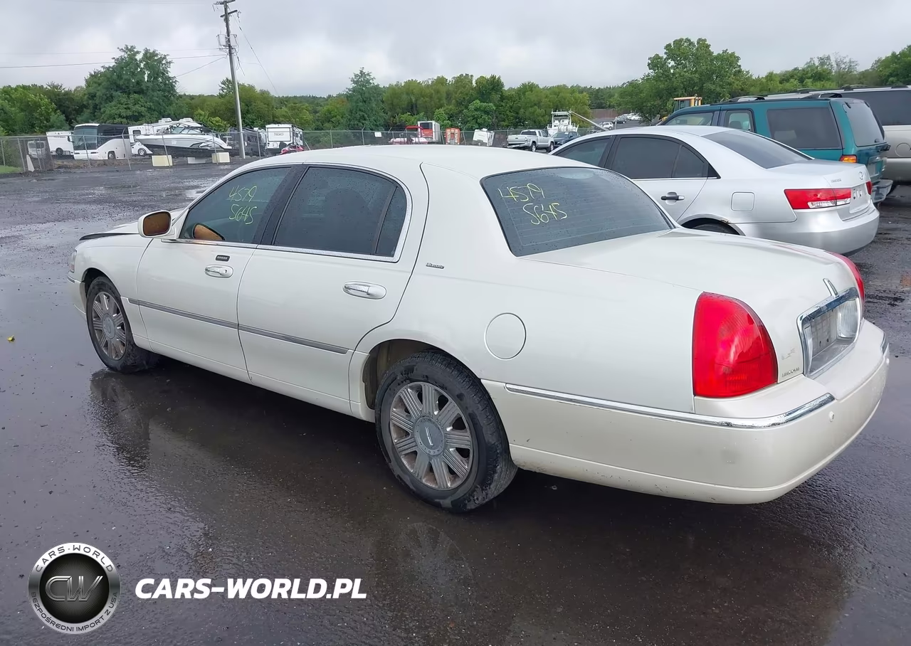 2004 Lincoln Town Car Ultimate VIN:1LNHM83W64Y618111 - 3