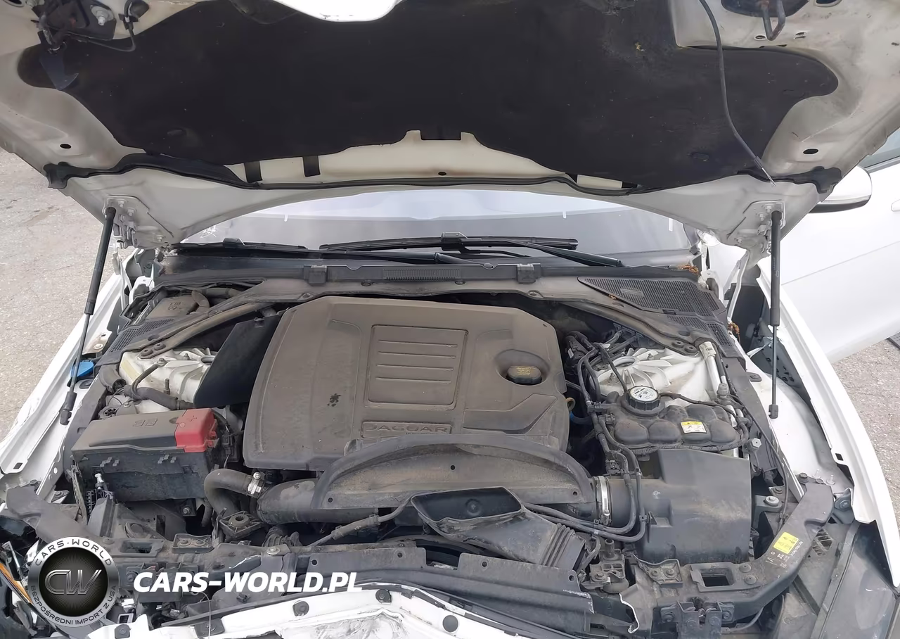 2018 Jaguar Xe 25T Premium VIN:SAJAJ4FX1JCP20809 - 10
