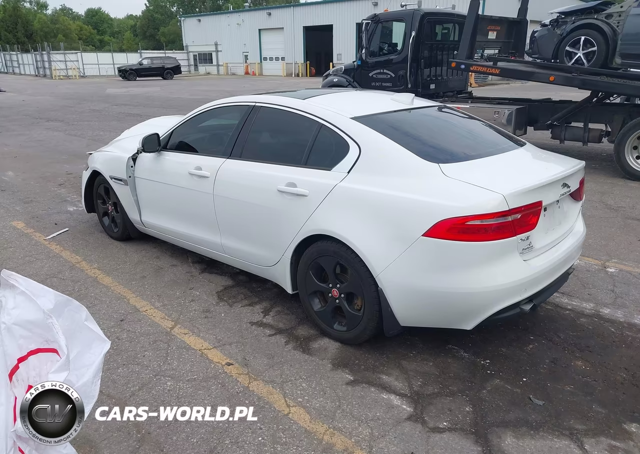 2018 Jaguar Xe 25T Premium VIN:SAJAJ4FX1JCP20809 - 3