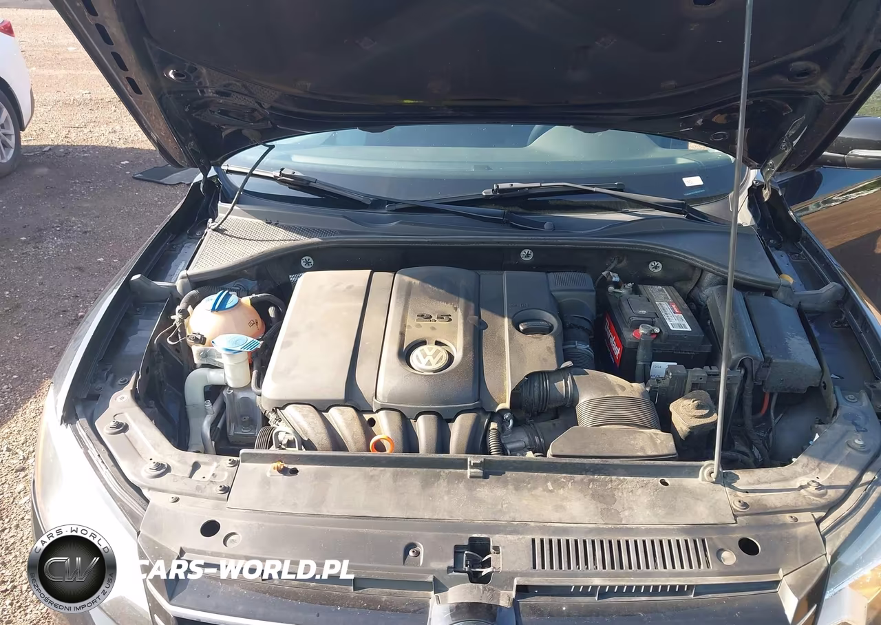 2013 Volkswagen Passat 2.5L S VIN:1VWAH7A31DC073801 - 10