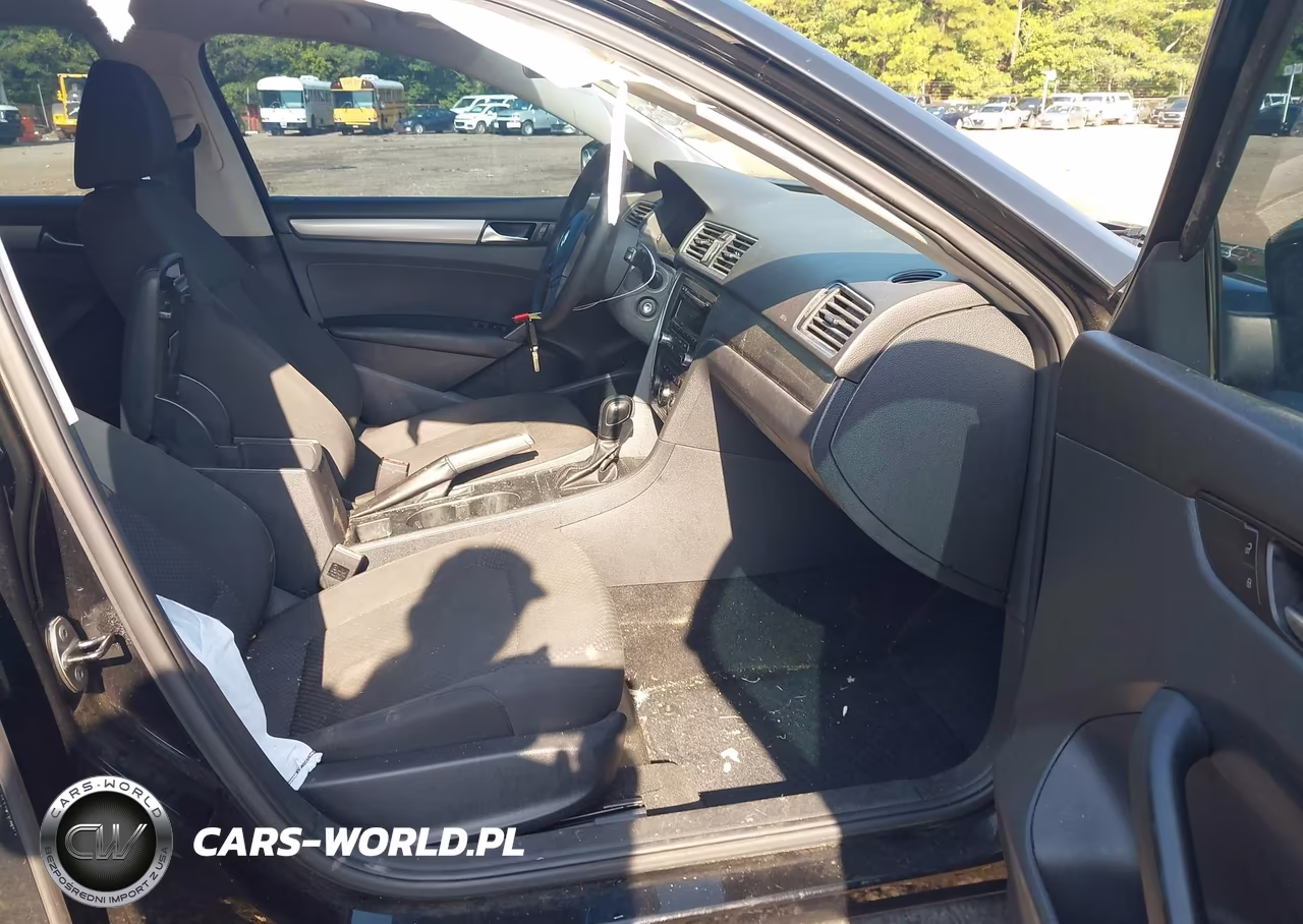 2013 Volkswagen Passat 2.5L S VIN:1VWAH7A31DC073801 - 5