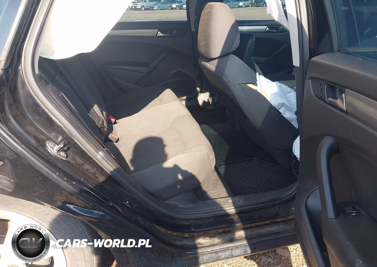 2013 Volkswagen Passat 2.5L S VIN:1VWAH7A31DC073801 - 8