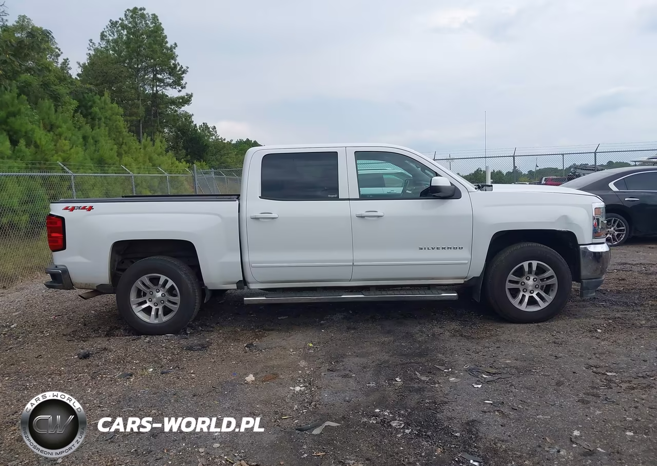 2018 Chevrolet Silverado 1500 1Lt VIN:3GCUKREC6JG293080 - 13