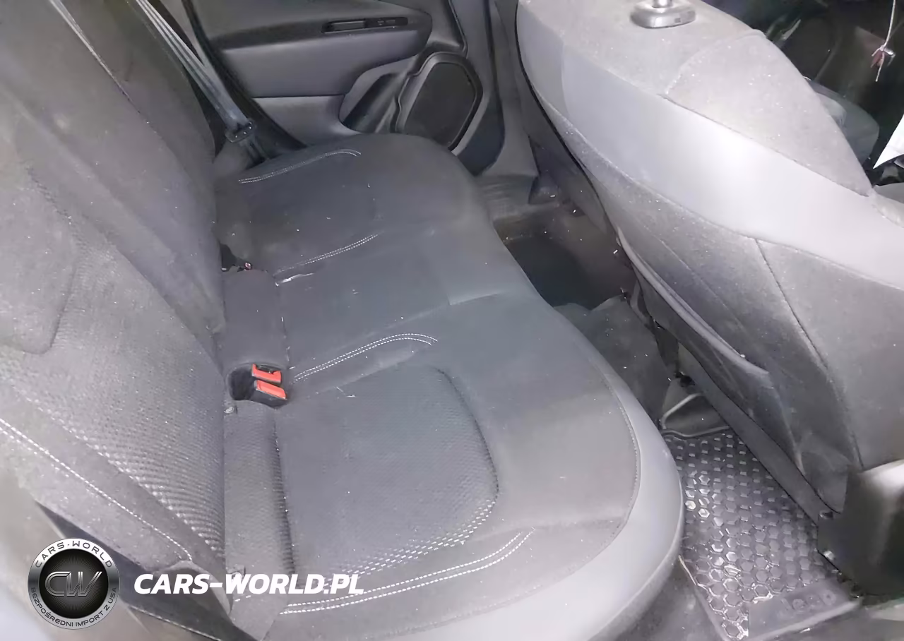 2022 Jeep Renegade Altitude 4X4 VIN:ZACNJDE11NPN72575 - 8