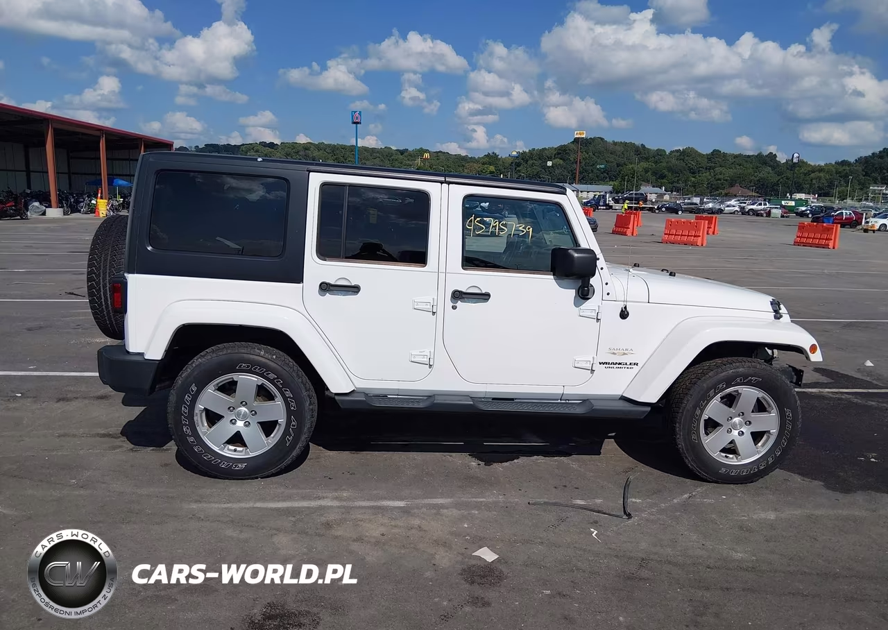 2012 Jeep Wrangler Unlimited Sahara VIN:1C4BJWEG3CL213073 - 14