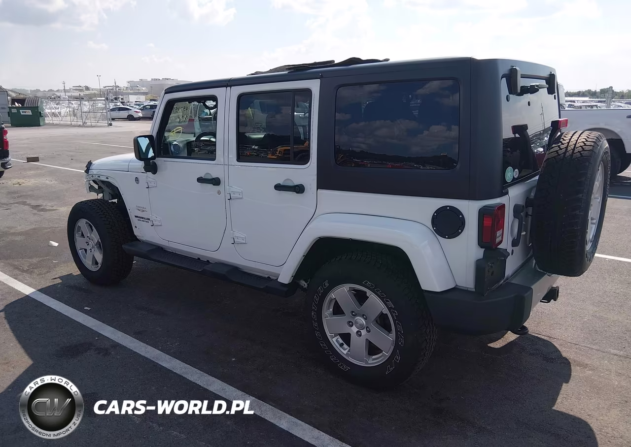 2012 Jeep Wrangler Unlimited Sahara VIN:1C4BJWEG3CL213073 - 3