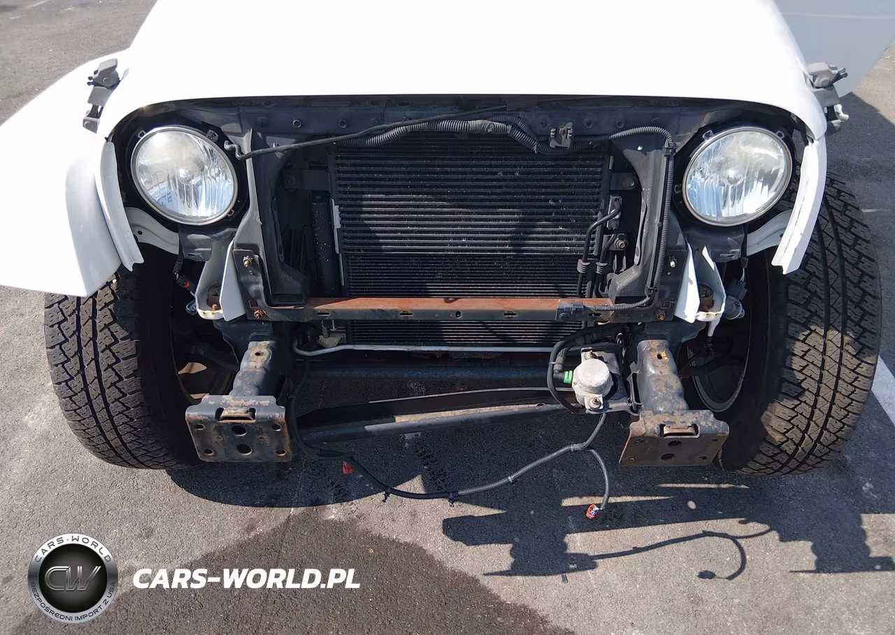 2012 Jeep Wrangler Unlimited Sahara VIN:1C4BJWEG3CL213073 - 6