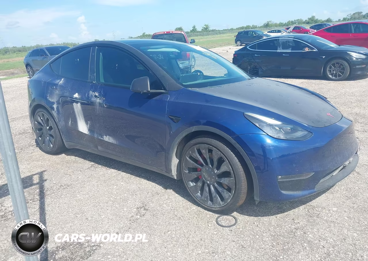 2022 Tesla Model Y Performance Dual Motor All-Wheel Drive – zdjęcie 1 z 17