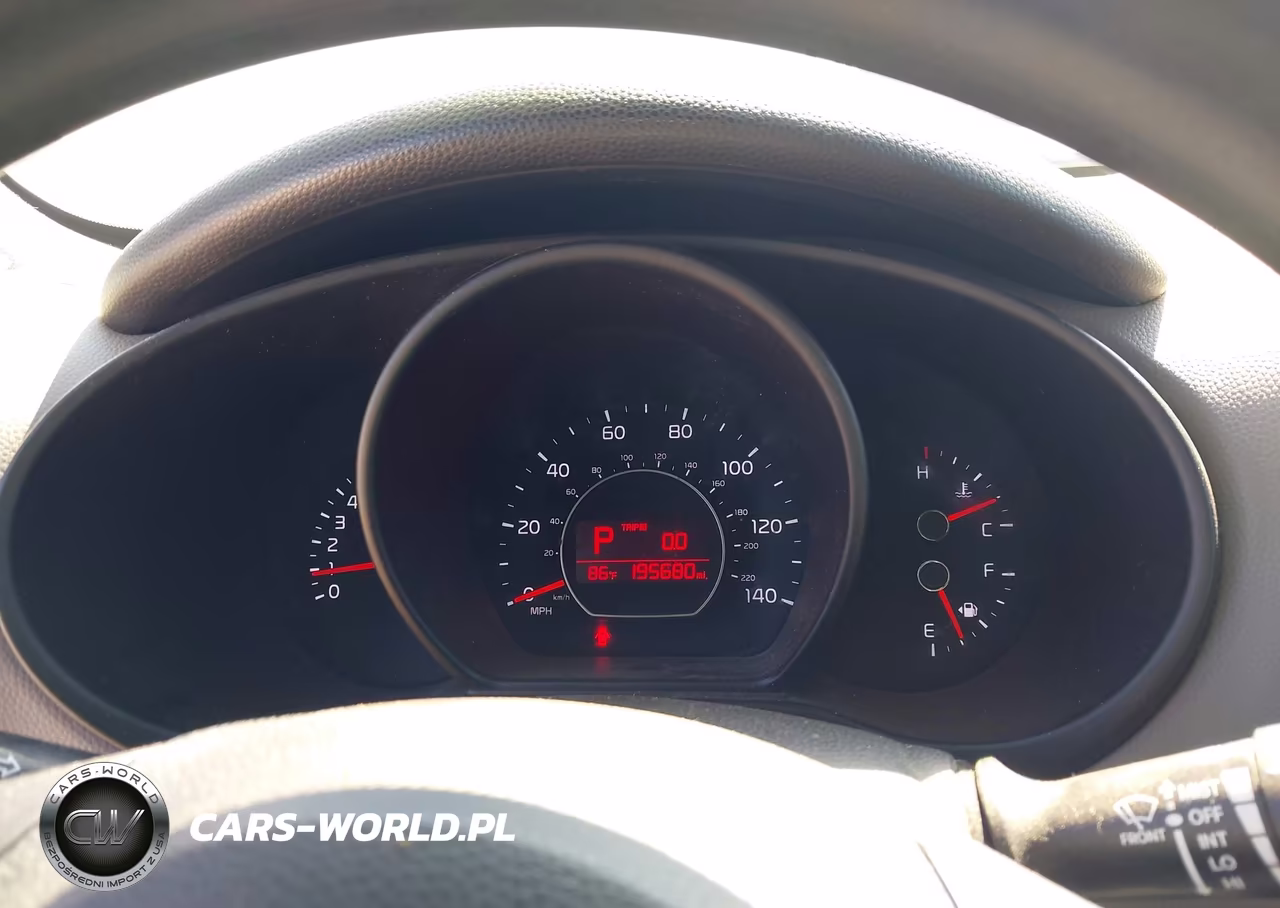2014 Kia Soul VIN:KNDJN2A22E7108135 - 7