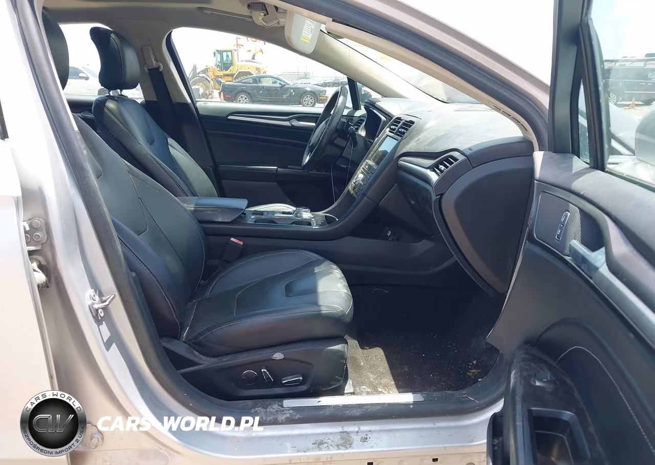 2019 Ford Fusion Titanium VIN:3FA6P0D96KR152727 - 5