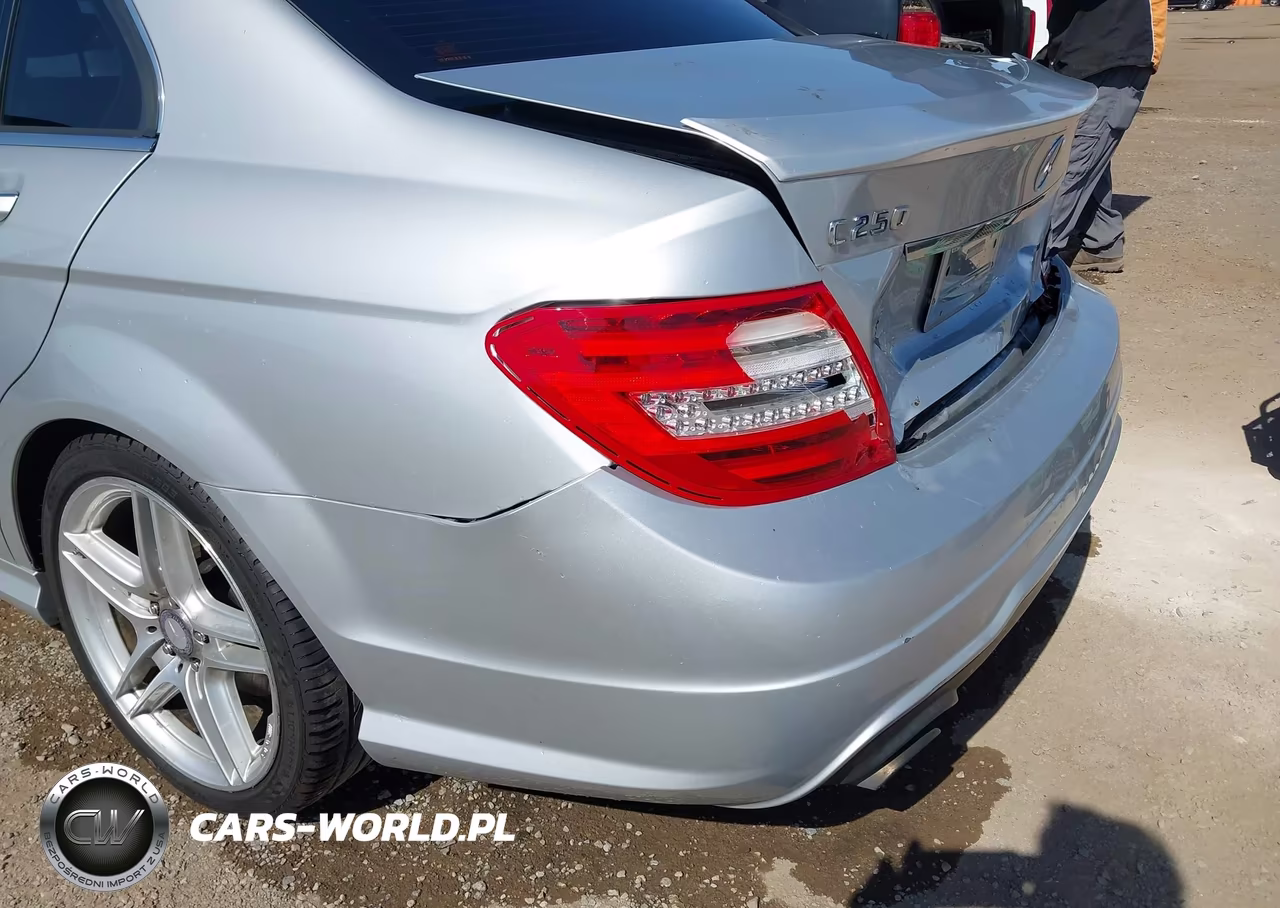 2013 Mercedes-Benz C 250 Sport VIN:WDDGF4HB2DA845383 - 13