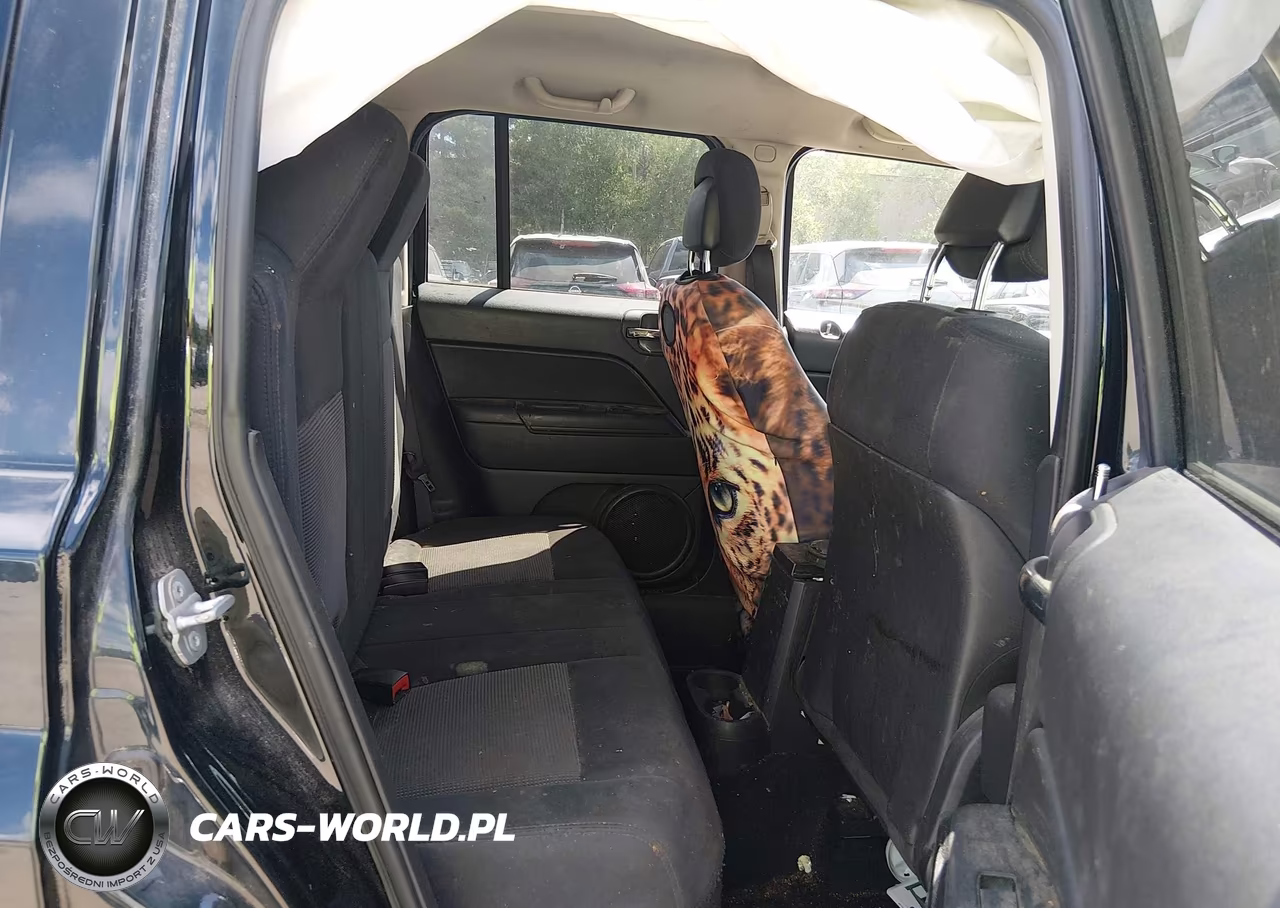 2013 Jeep Patriot Latitude VIN:1C4NJPFB3DD211115 - 8