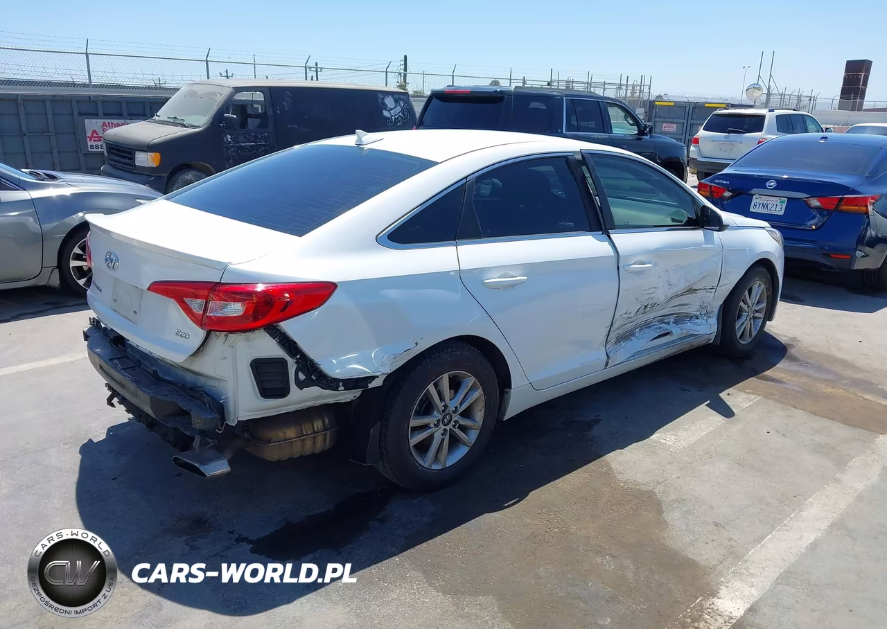 2017 Hyundai Sonata Eco VIN:5NPE24AAXHH494896 - 4