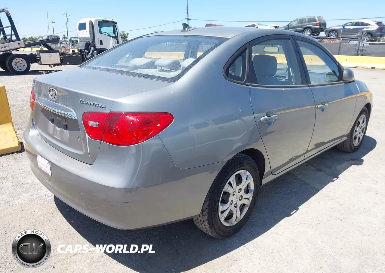 2010 Hyundai Elantra Gls VIN:KMHDU4ADXAU037786 - 4