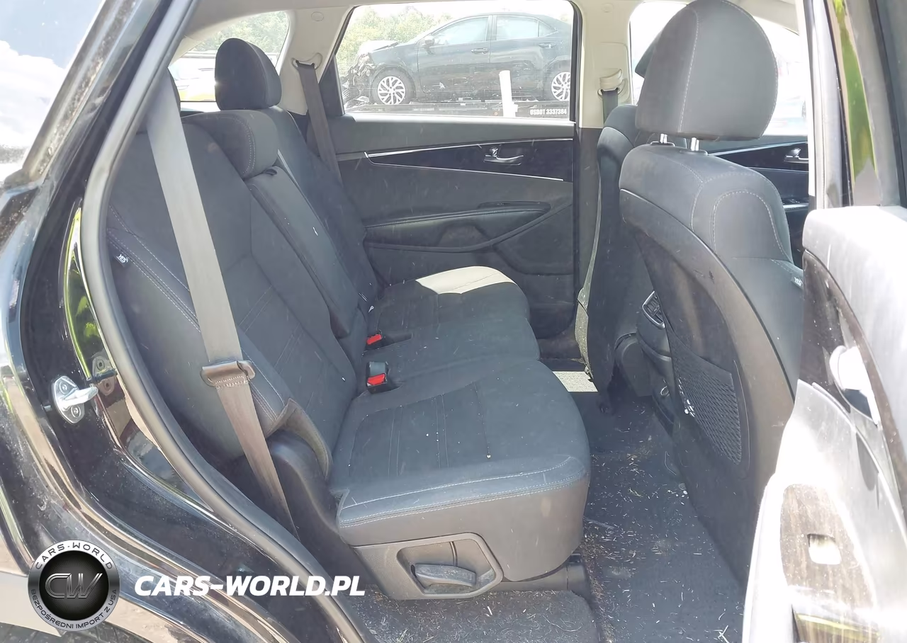 2019 Kia Sorento 2.4L L VIN:5XYPG4A37KG576319 - 8