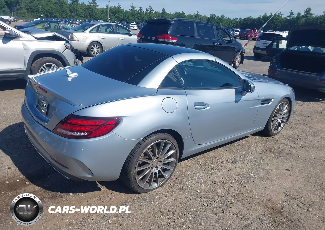 2017 Mercedes-Benz Slc 300 VIN:WDDPK3JA0HF137536 - 4
