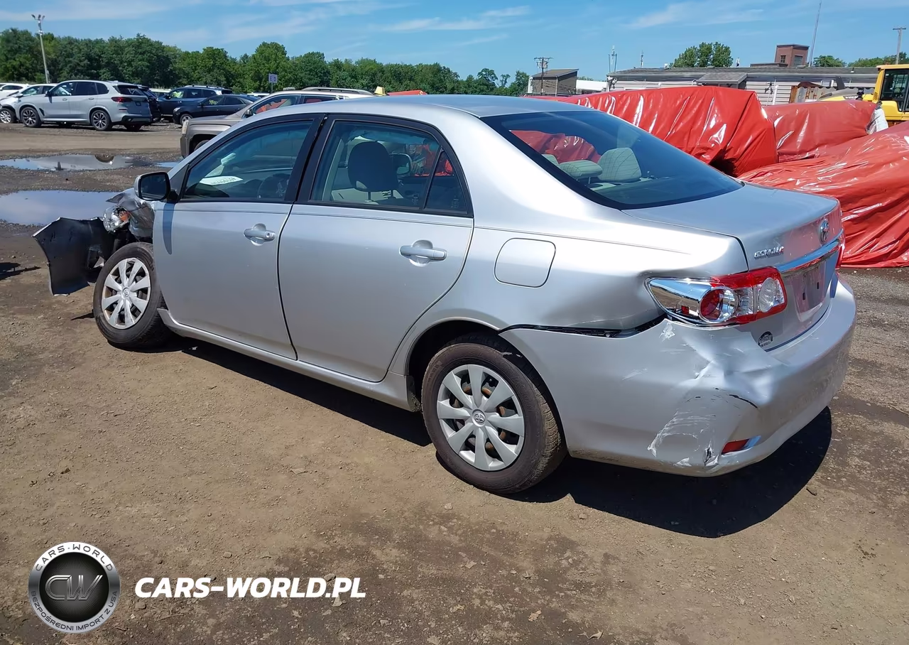2011 Toyota Corolla Le VIN:JTDBU4EE4BJ101838 - 3