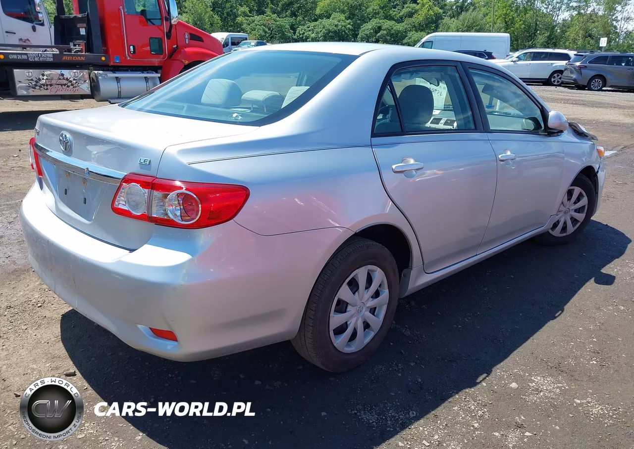 2011 Toyota Corolla Le VIN:JTDBU4EE4BJ101838 - 4