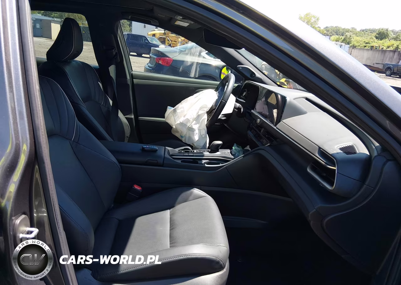 2023 Toyota Crown Limited VIN:JTDAAAAF2P3017174 - 5