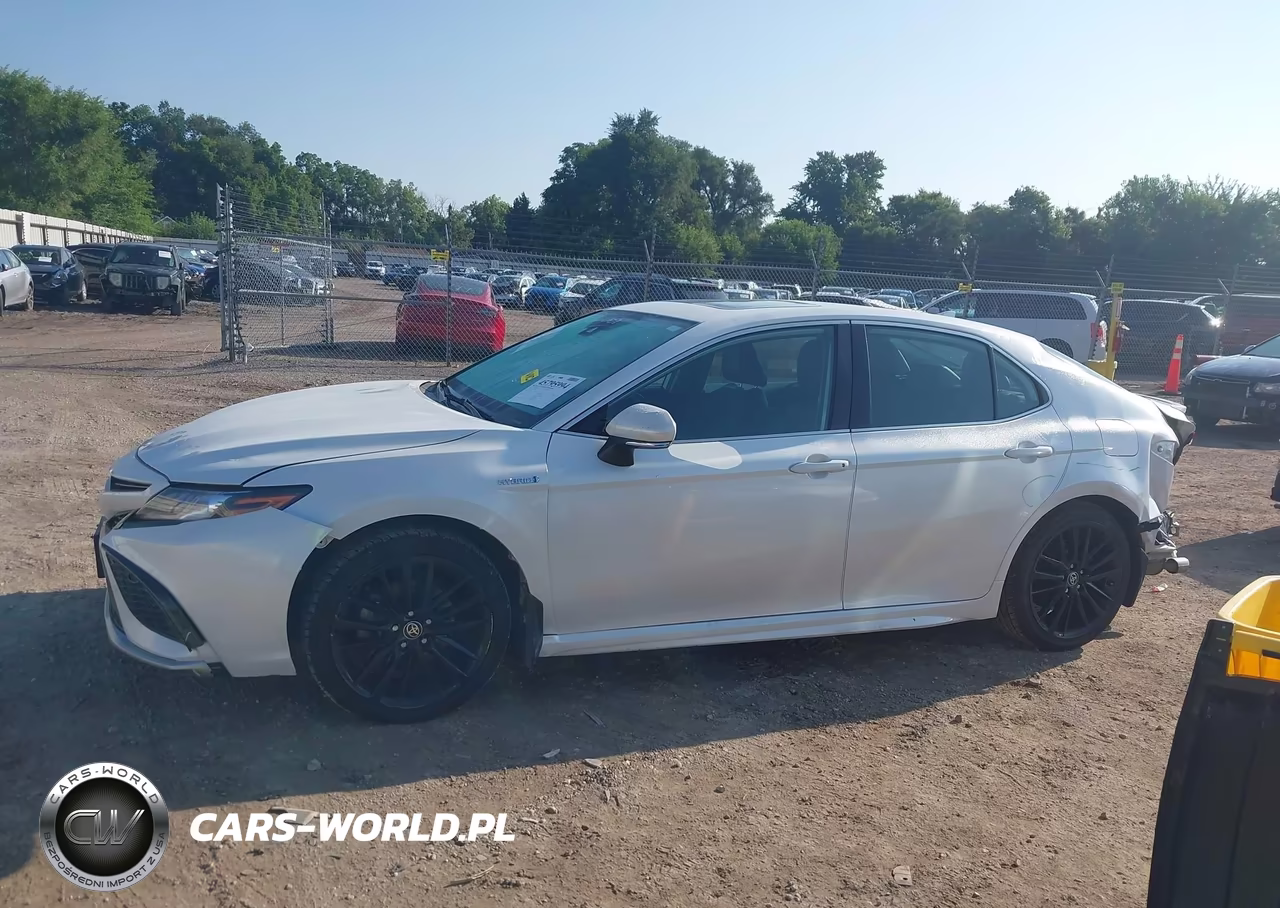 2021 Toyota Camry Xse Hybrid VIN:4T1K31AK1MU568953 - 15