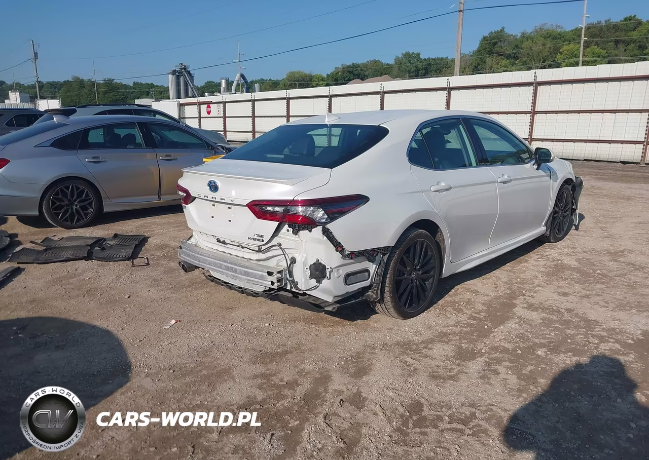 2021 Toyota Camry Xse Hybrid VIN:4T1K31AK1MU568953 - 4