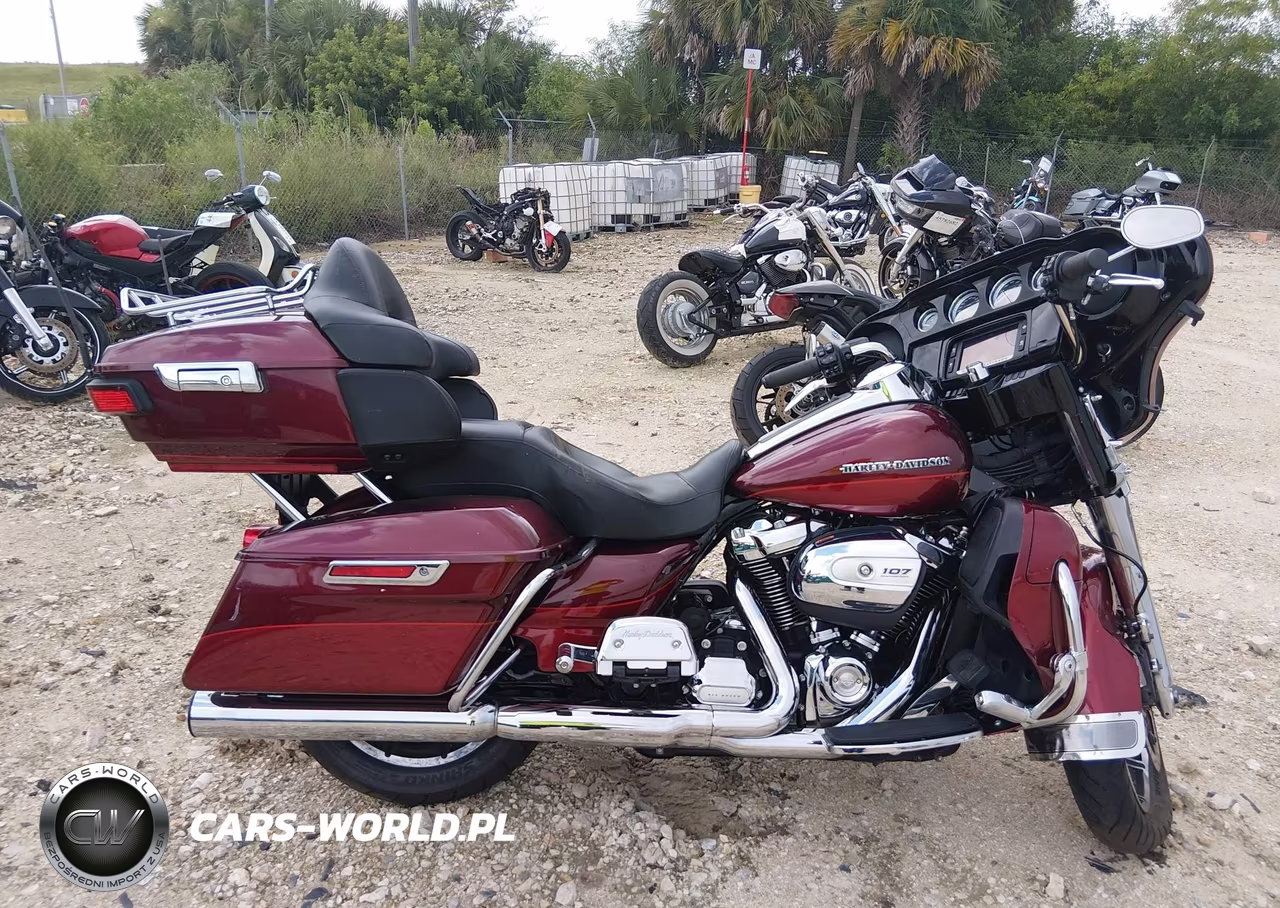 2017 Harley-Davidson Flhtk Ultra Limited VIN:1HD1KED14HB658384 - 11