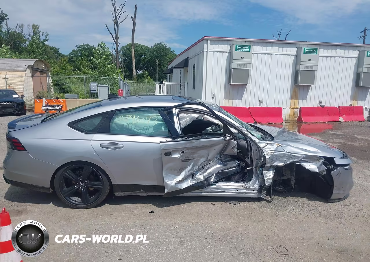 2023 Honda Accord Hybrid Sport-L VIN:1HGCY2F7XPA018565 - 13