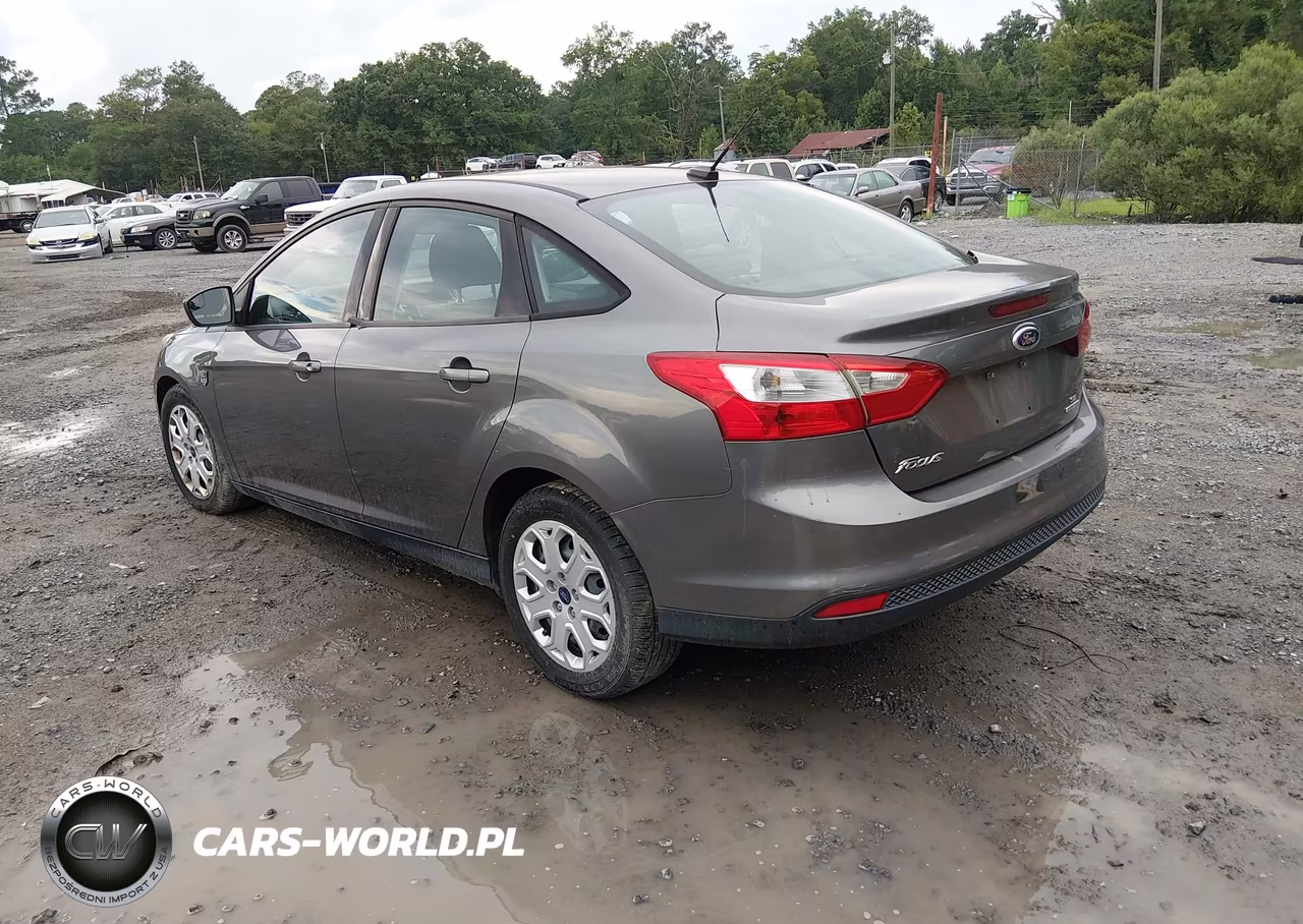 2012 Ford Focus Se VIN:1FAHP3F25CL478500 - 3