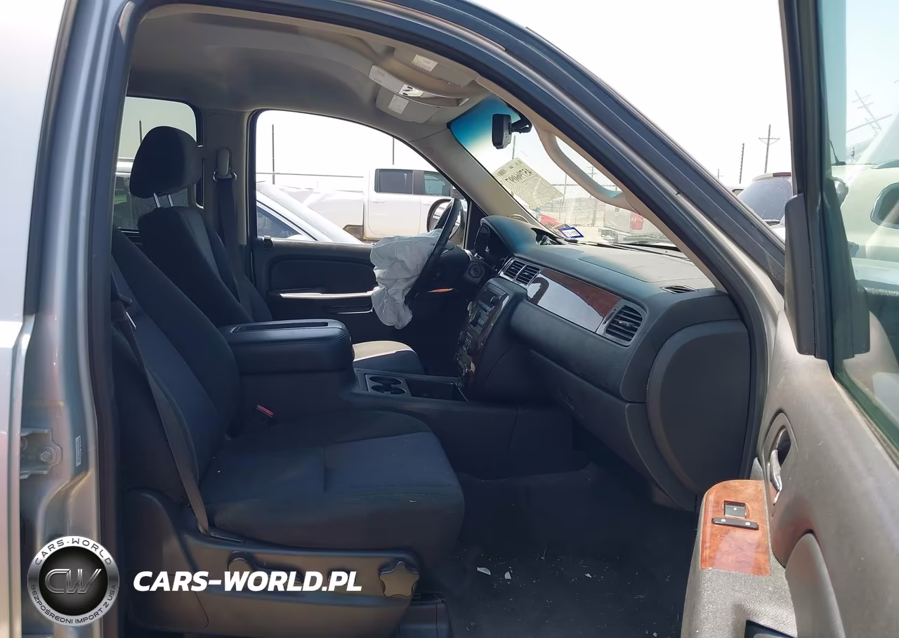 2013 Chevrolet Tahoe Ls VIN:1GNSCAE09DR309425 - 5